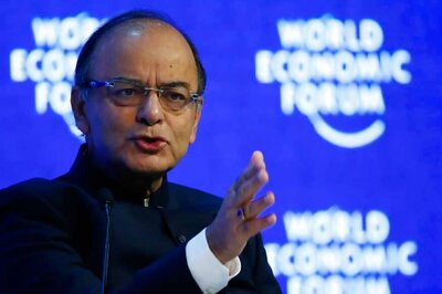 Economy Has Become Stronger, Need to Keep up Growth Momentum: FM