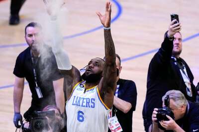 LeBron James' Triple Double Inspires Lakers Overs Knicks, 89 Points Below NBA's Career Scoring Record