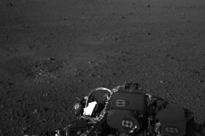 Curiosity sends back flood of new views from Mars
