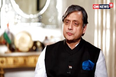 Priyanka's Influence Within Party 'Bound to Grow' in Long Term, Says Tharoor