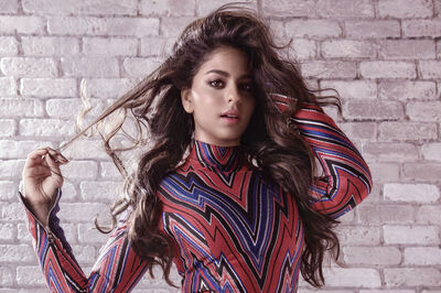 Suhana Khan Takes Selfie With ATM Card, Fans Ask How Much Money She Has