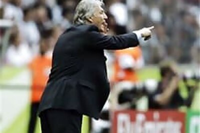 Pekerman quits after Argentina's exit