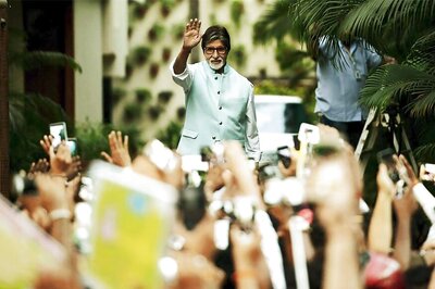 Amitabh Bachchan Cancels His Sunday Meet With Fans Due to Ill Health