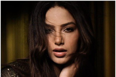 Miss Universe, Harnaaz Sandhu Aces the Vietnamese Attire!