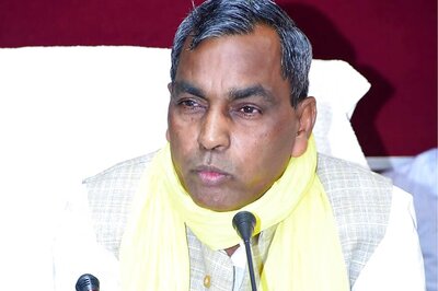 Poor Will Take Your Money, Chicken But Not Give Votes if You Don't Work, Rajbhar Warns BJP