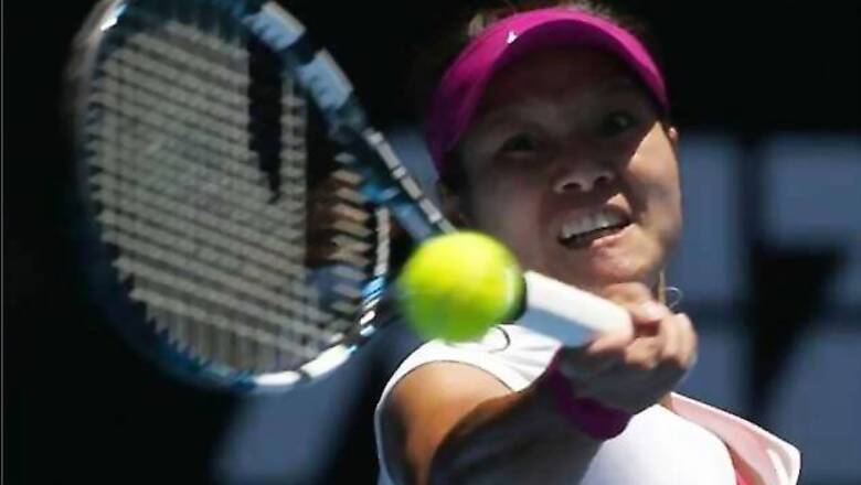 Li Na lays down marker on opening day at Australian Open