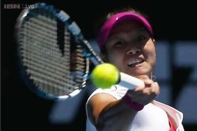 Li  Na lays down marker on opening day at Australian Open