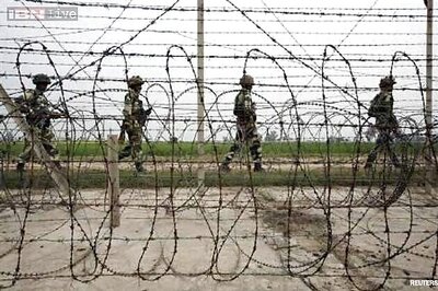 Pakistan shells Indian villages along LoC in J&K, 5 civilians killed, 30 injured
