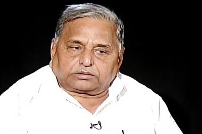 UP: SP to waive farmers' loans if voted to power