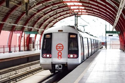 Delhi Metro Introduces New Rules on Carrying Liquor Bottles, Here's How Much Is Allowed