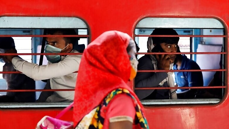 'Will Tell This Story to Grandkids': Train Crew Gets Emotional After Bringing Stranded Migrant Workers Home