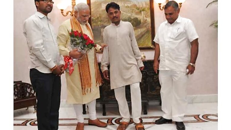 Modi meets man who vowed not to wear footwear until he met PM
