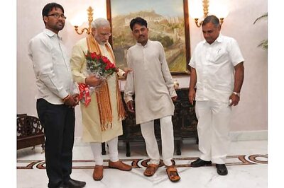 Modi meets man who vowed not to wear footwear until he met PM