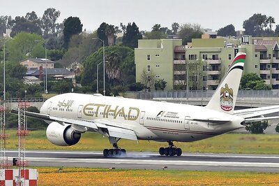 UAE's Etihad Announces Suspending Flights to Qatar