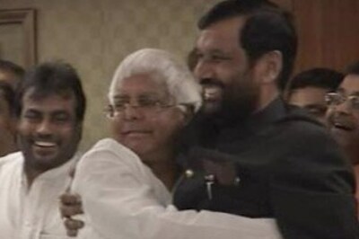 Lalu, Mulayam, Paswan sign deal, ask Cong not to worry