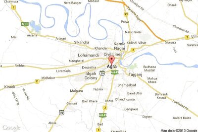 UP top babu's wife stuck in traffic, 4 policemen suspended