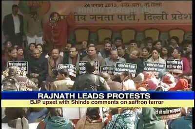 New BJP chief leads protests against Shinde in Delhi