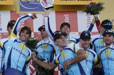 Armstrong within split second of Tour lead