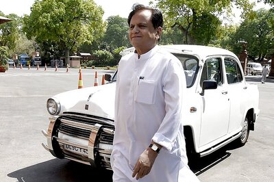 SC Seeks Response on Ahmed Patel's Plea to Stay Proceedings in Gujarat HC