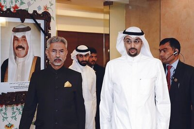 Jaishankar Pays Respects at Kuwait Embassy on Amir Sheikh Nawaf's Passing