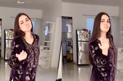 Indian Instagrammer Recreates Pakistani Woman's Viral Dance to 'Mera Dil Yeh Pukare'