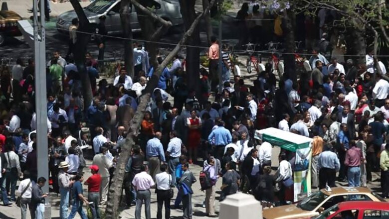 Mexico: 7.6 magnitude quake jolts capital