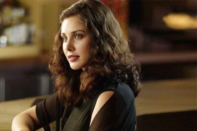 Kolkata takes me on nostalgia lane, especially when the whole city gets decked up for Dura Puja: Lisa Ray