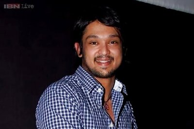 Actor Nakul flirts with danger; climbs tall mobile tower for new film 'Tamiluku En Ondrai Azhuthavum'