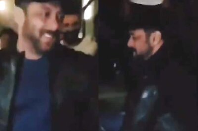 Salman Khan Dances to Jeene Ke Hain Chaar Din on Tiger 3 Sets, Watch Viral Video