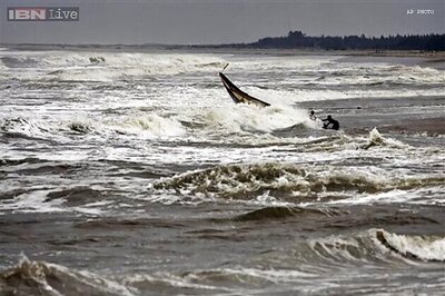 Phailin threat looms large over North Andhra, panic in three districts