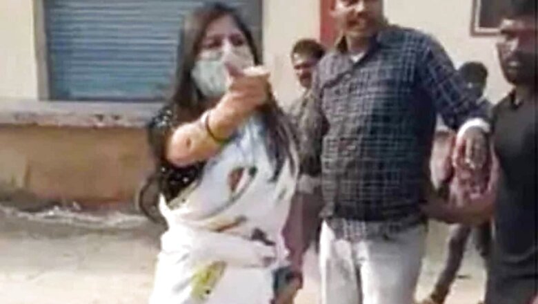 Singer Mangli Loses Cool After Getting Mobbed by Fans in Andhra's Ongole