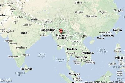 Buddhists in Myanmar torch Muslim homes and shops