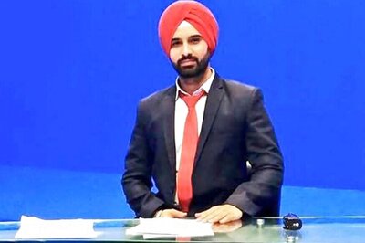 Twitterati All Praise for Harmeet Singh, the First Sikh Newscaster in Pakistan