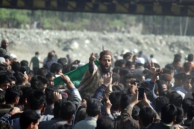 Hizbul Mujahideen Dares Authorities, Announces 'Command Council Meeting' in Srinagar