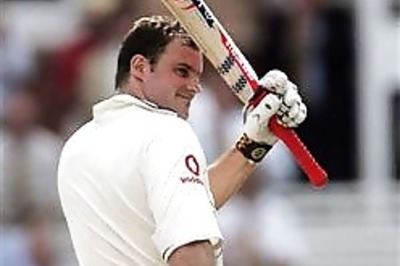 Strauss to remain captain against Pak