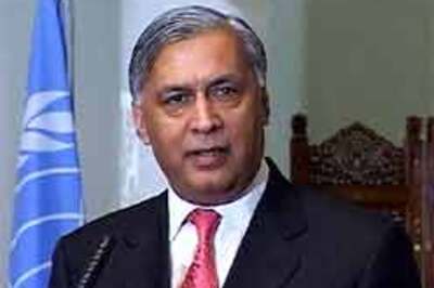 Pak govt to butter up 33 journos