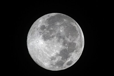 Scientists Discover Young Craters on Moon