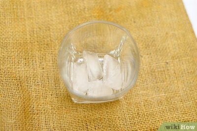 How to Make a Fig Cocktail