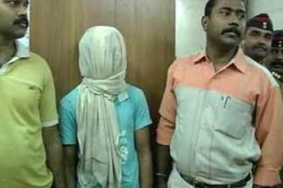 20-year-old arrested for firing at cop in Mumbai