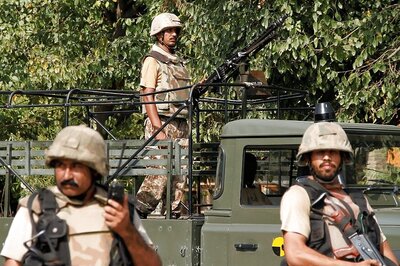 Pak Army Claims it has Killed '100 terrorists' Since the Attack on Sufi Shrine