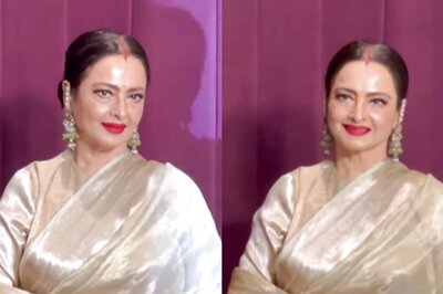 Rekha Turns Heads In A Gold Saree At Manish Malhotra's Store Launch In Mumbai, Netizens In Awe Of Her Beauty