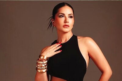 Sunny Leone's Brother Sold Her Signed Posters In College: 'I'd Put One On My Wall In A Frame' | Viral