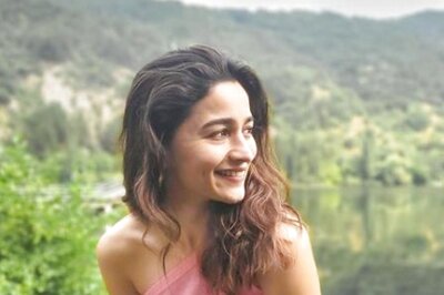 Alia Bhatt is Serenity Personified as She Poses in a Scenic Location; See Pics