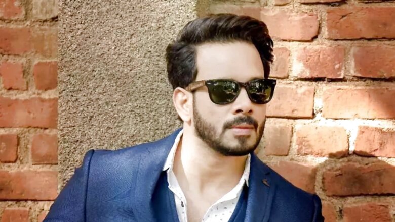 Arya Unveils First look Poster Of Bharath And Janani's Munnarivaan