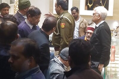 AAP's Sanjay Singh Accuses Union Minister Giriraj Singh of Distributing Money Ahead of Delhi Polls