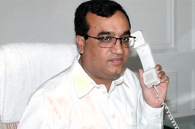 Athletes asked not to boycott Olympics: Maken