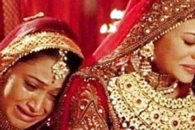 Taarak Mehta's Disha Vakani Cries Inconsolably With Aishwarya Rai In THIS Unseen Photo From Jodhaa Akbar