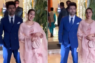 Kartik Aaryan, Sara Ali Khan Pose Together At Madhu Mantena's Wedding Bash? Video Goes Viral