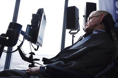 Stephen Hawking's Memorial Service Invites Time Travellers From The Future