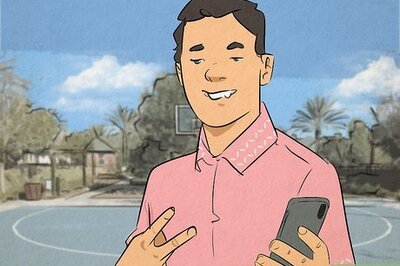 What Does the ✌️ (Peace) Emoji Mean?